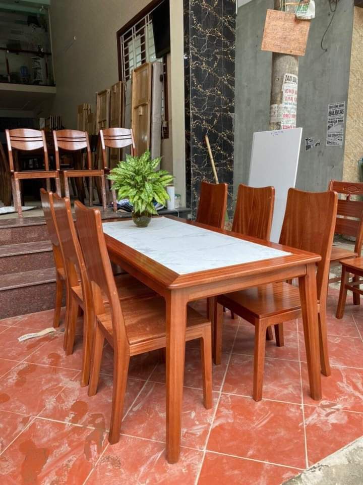 Khám phá vẻ đẹp tự nhiên và sự tiện nghi của bàn ăn gỗ xoan đào - Lựa chọn hoàn hảo cho không gian ấm cúng