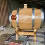 Bàn ghế thùng gỗ sồi trang trí quán rượu ảnh 6